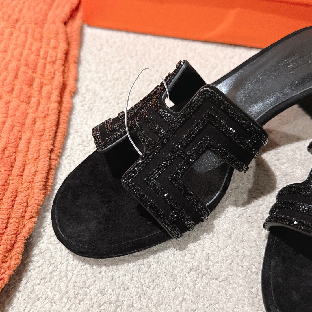 Hermes Oasis Heeled Sandals: Stylish & Comfortable, Suede & Leather, 5cm Heel 9 i1746206876 1501 7