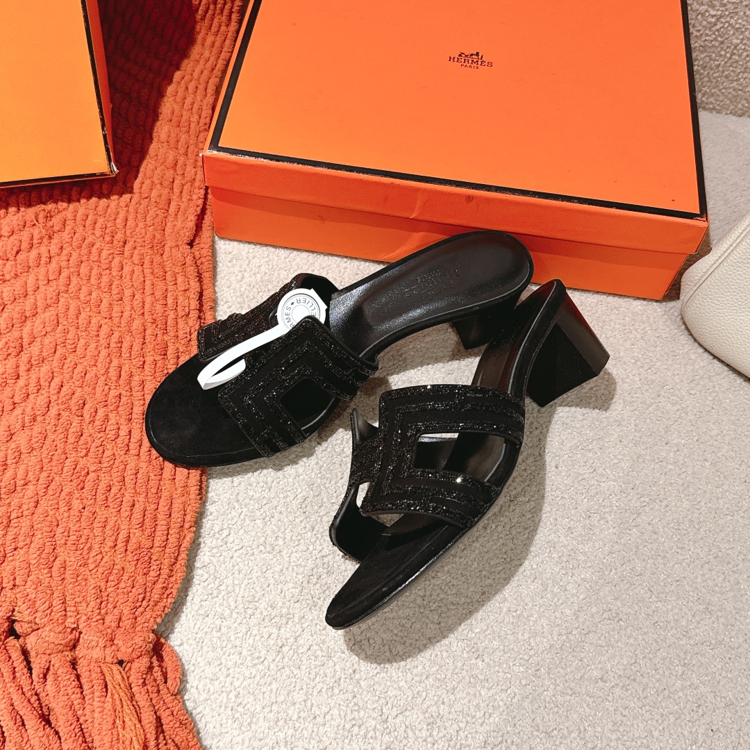 Hermes Oasis Heeled Sandals: Stylish & Comfortable, Suede & Leather, 5cm Heel 2 i1746206876 1829 8
