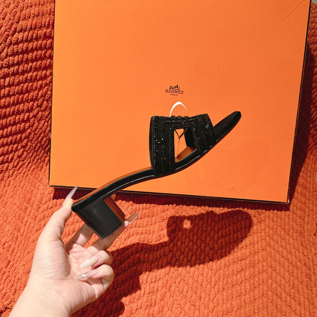 Hermes Oasis Heeled Sandals: Stylish & Comfortable, Suede & Leather, 5cm Heel 7 i1746206876 2695 6
