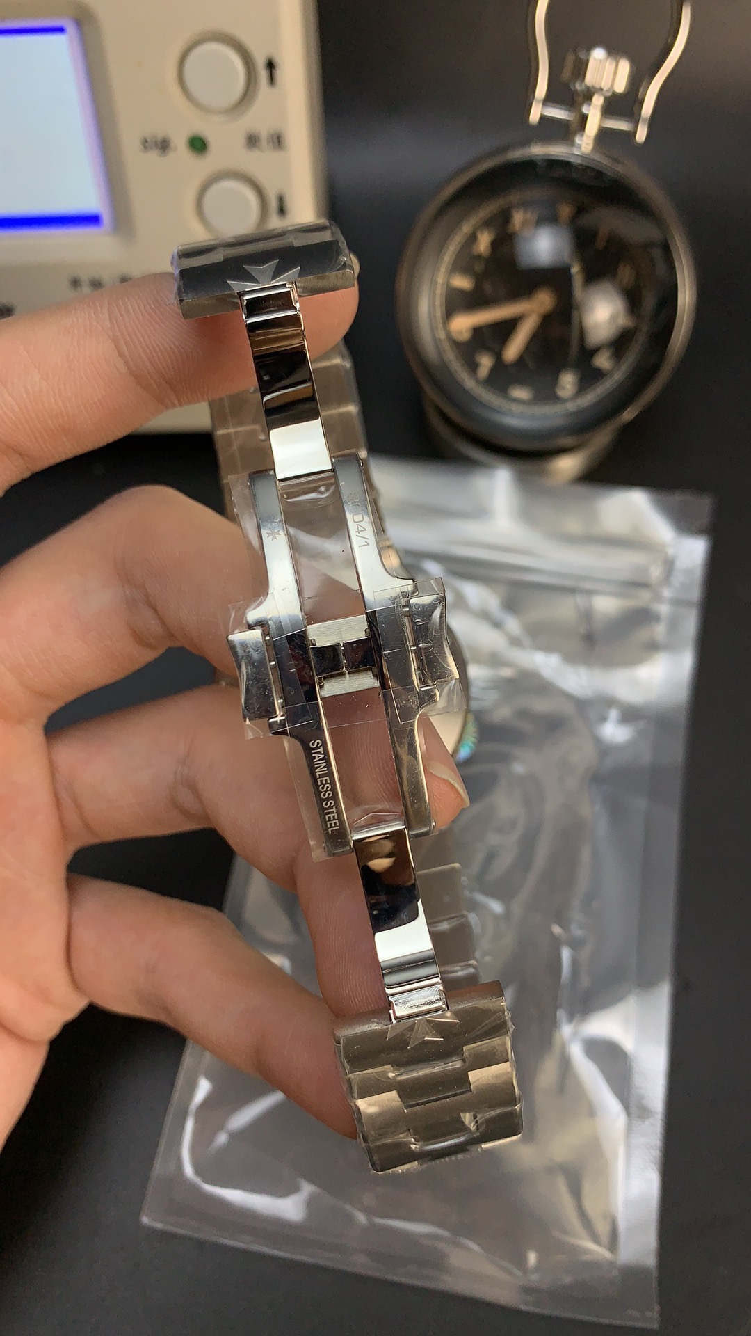 replica overseas strap
