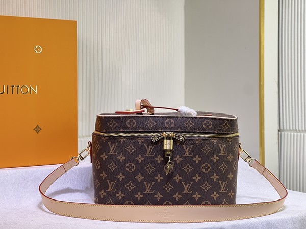 Louis Vuitton Cosmetic Bags Polishing Monogram Canvas Cowhide Vanity M44935