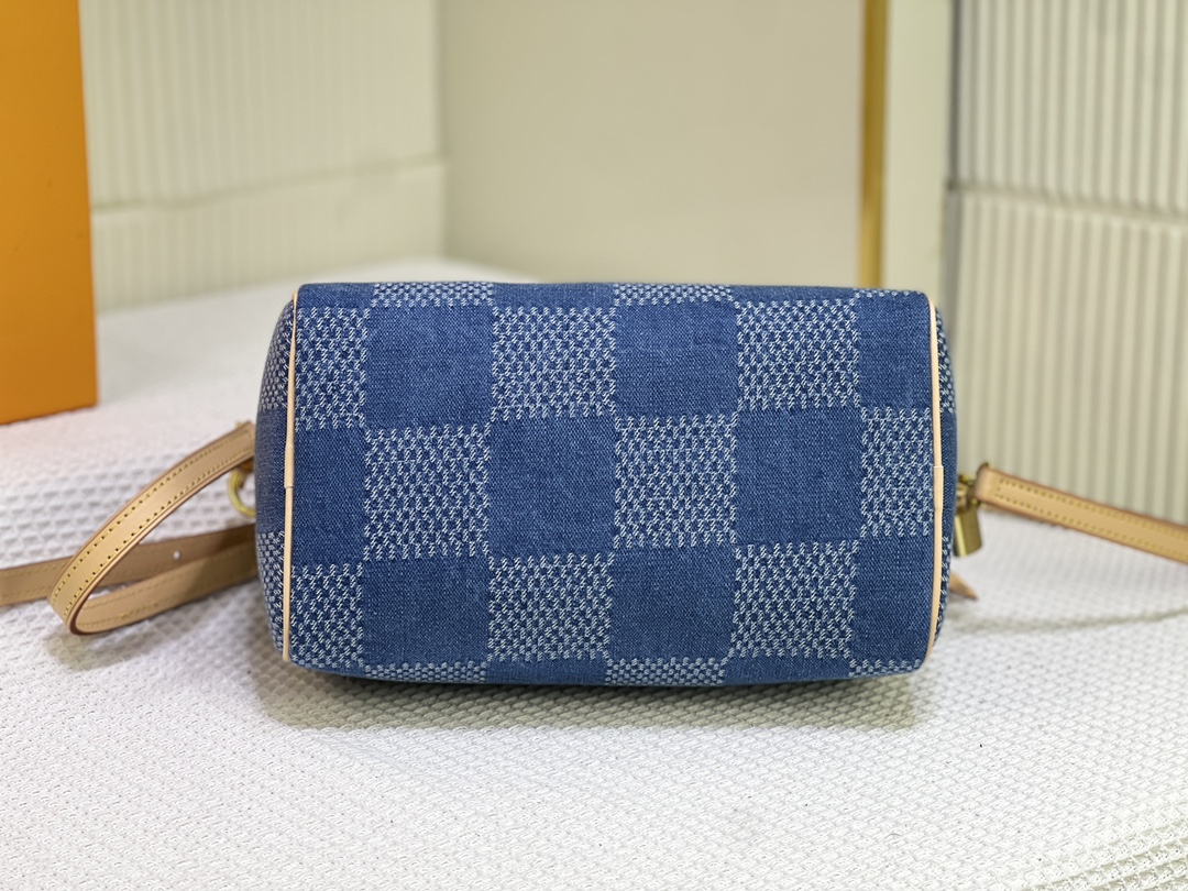 独实家拍 N40700蓝 harrell Williams 以 Damier Denim 3D 棉质帆布