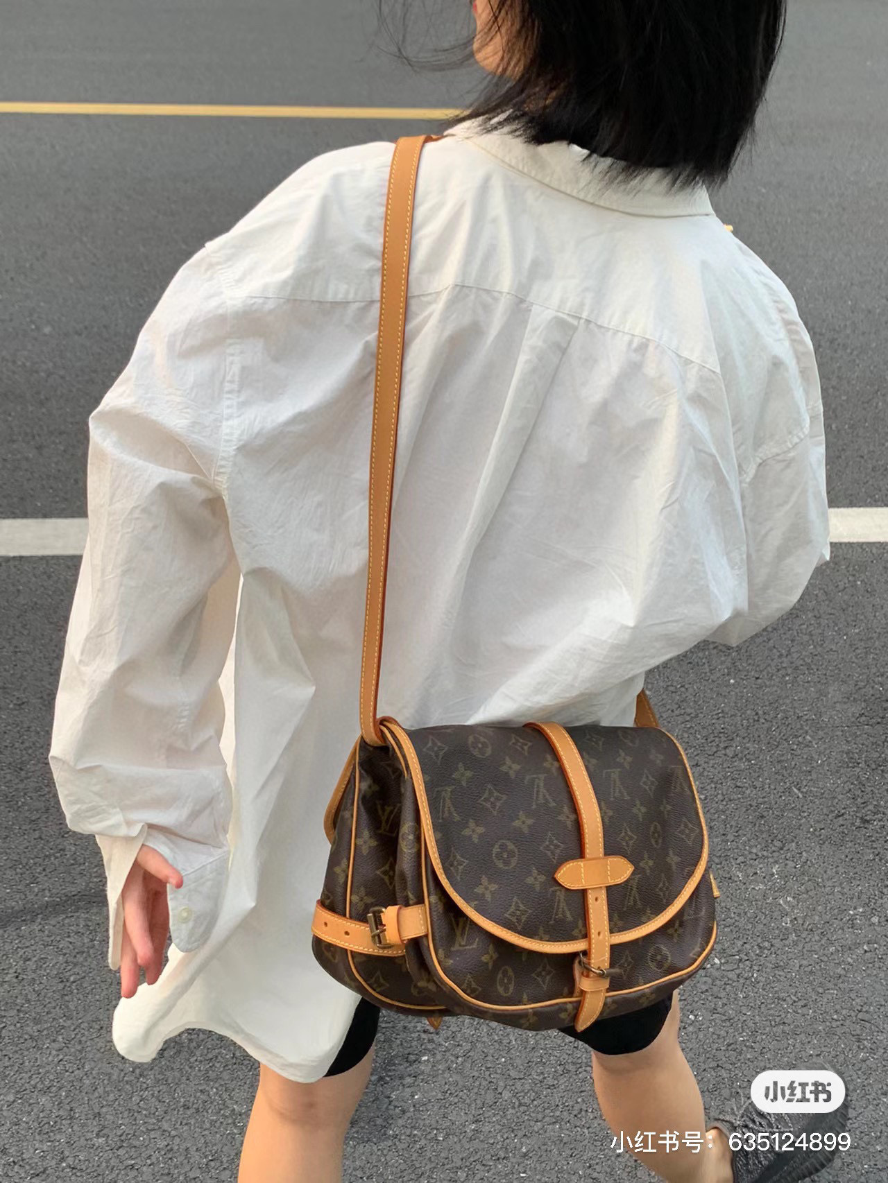 M40710 中古系列,双子星SAUMUR 中号手袋 采用 Monogram 帆布制作的 Saumur