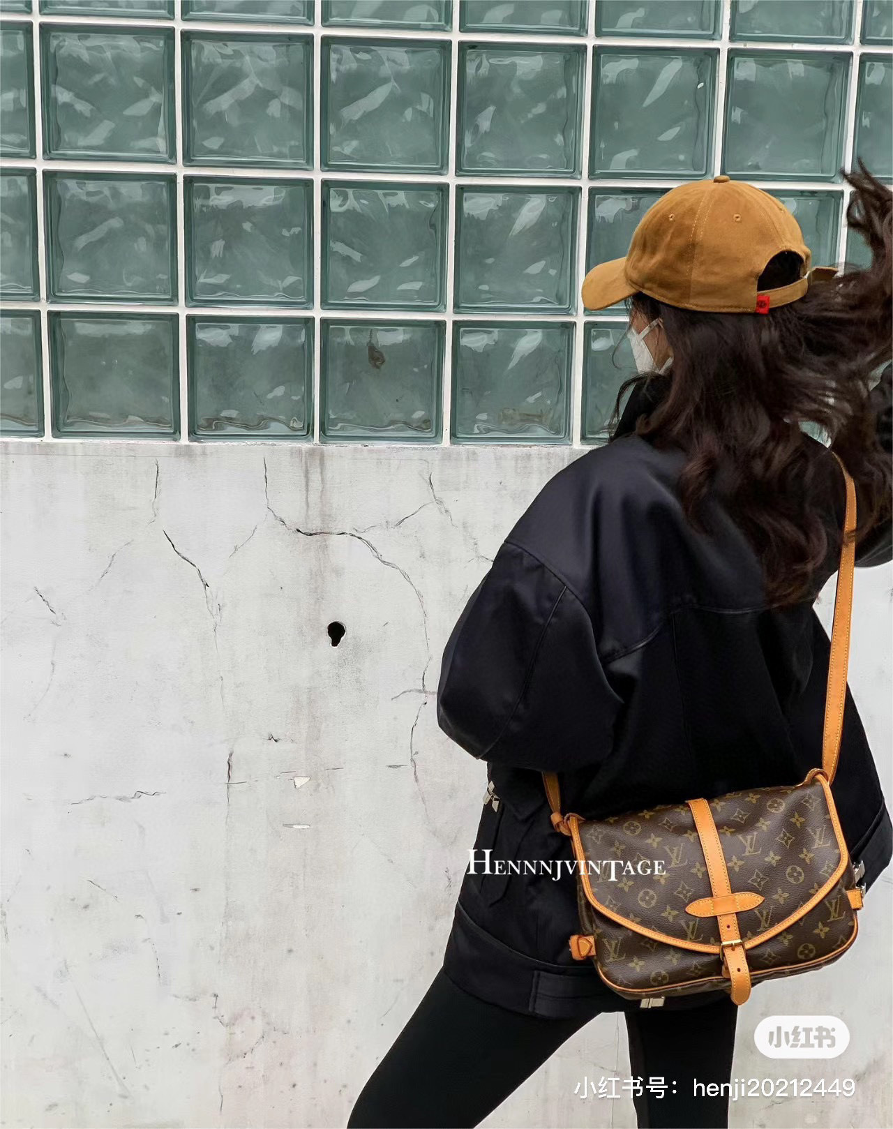 M40710 中古系列,双子星SAUMUR 中号手袋 采用 Monogram 帆布制作的 Saumur