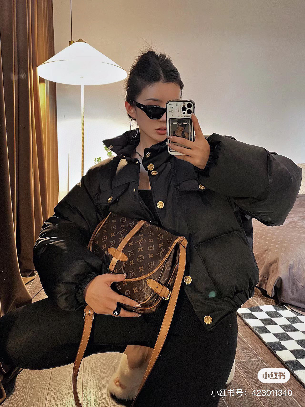 M40710 中古系列,双子星SAUMUR 中号手袋 采用 Monogram 帆布制作的 Saumur