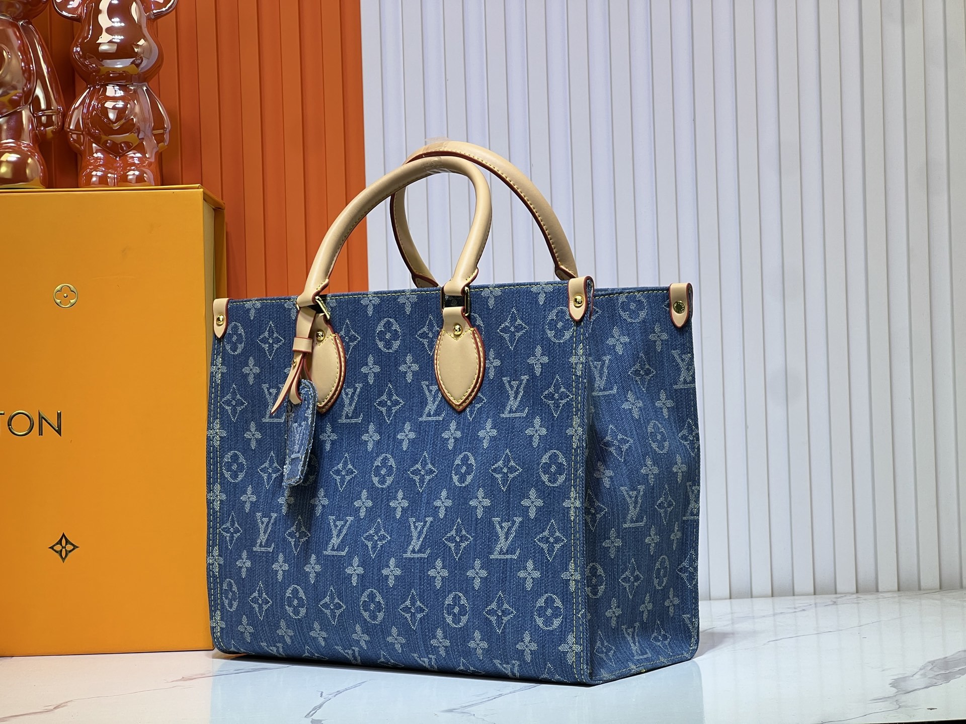 M13081 M45039 M46781灰色丹宁牛仔ONTHEGO 中号手袋Onthego 中号手袋将经