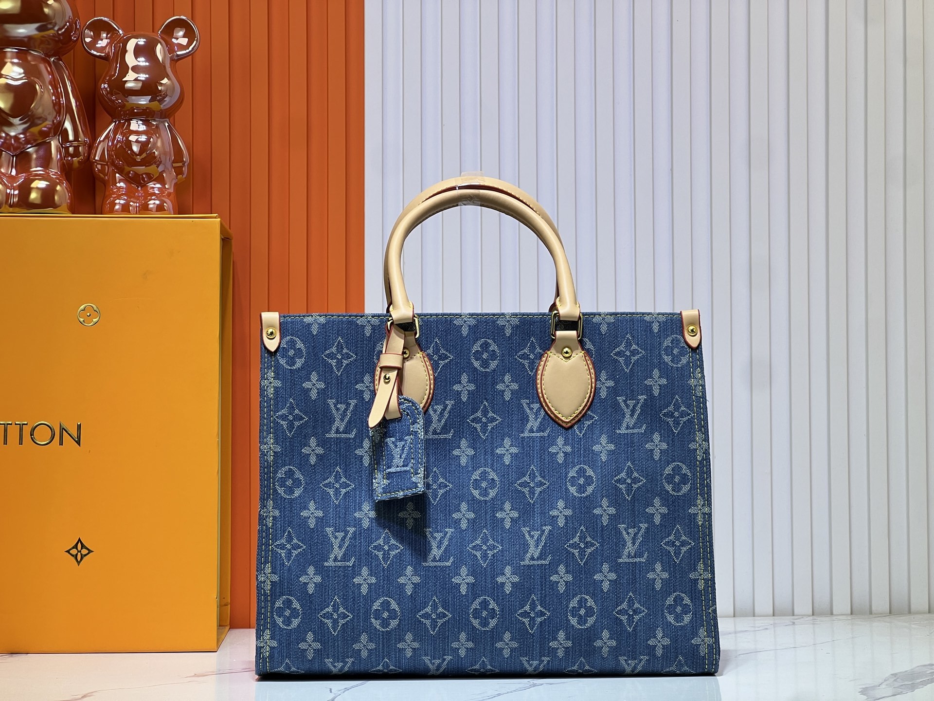 M13081 M45039 M46781灰色丹宁牛仔ONTHEGO 中号手袋Onthego 中号手袋将经