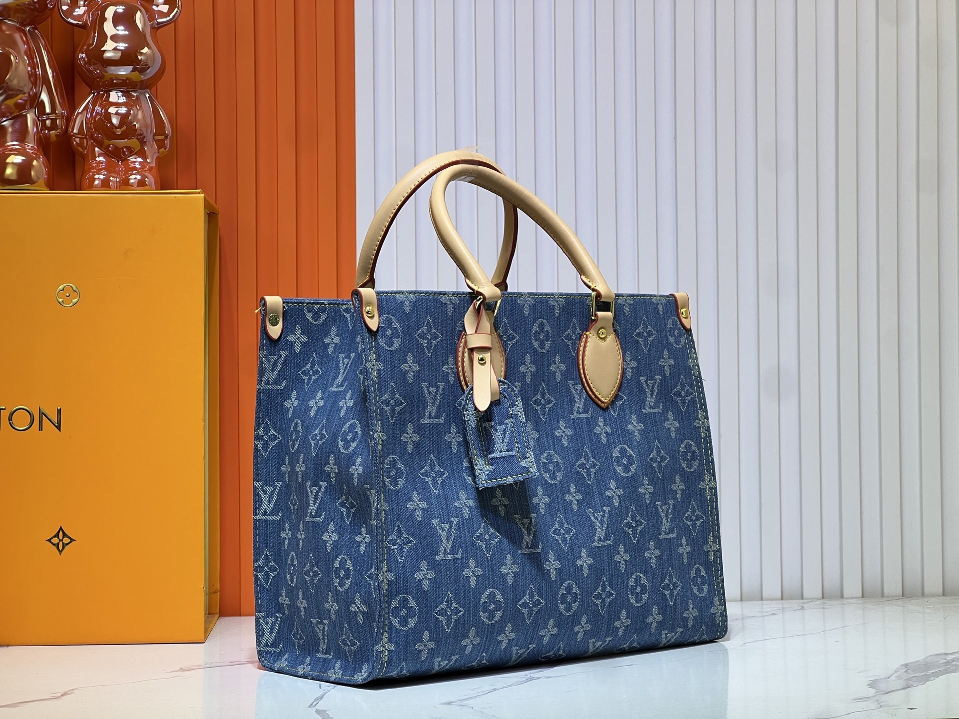 M13081 M45039 M46781灰色丹宁牛仔ONTHEGO 中号手袋Onthego 中号手袋将经