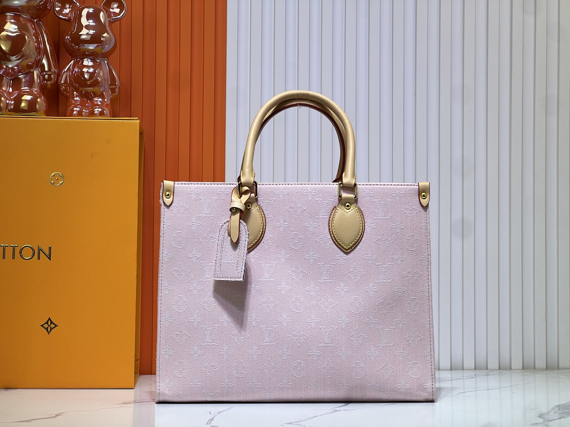 M13081 M45039 M46781灰色丹宁牛仔ONTHEGO 中号手袋Onthego 中号手袋将经