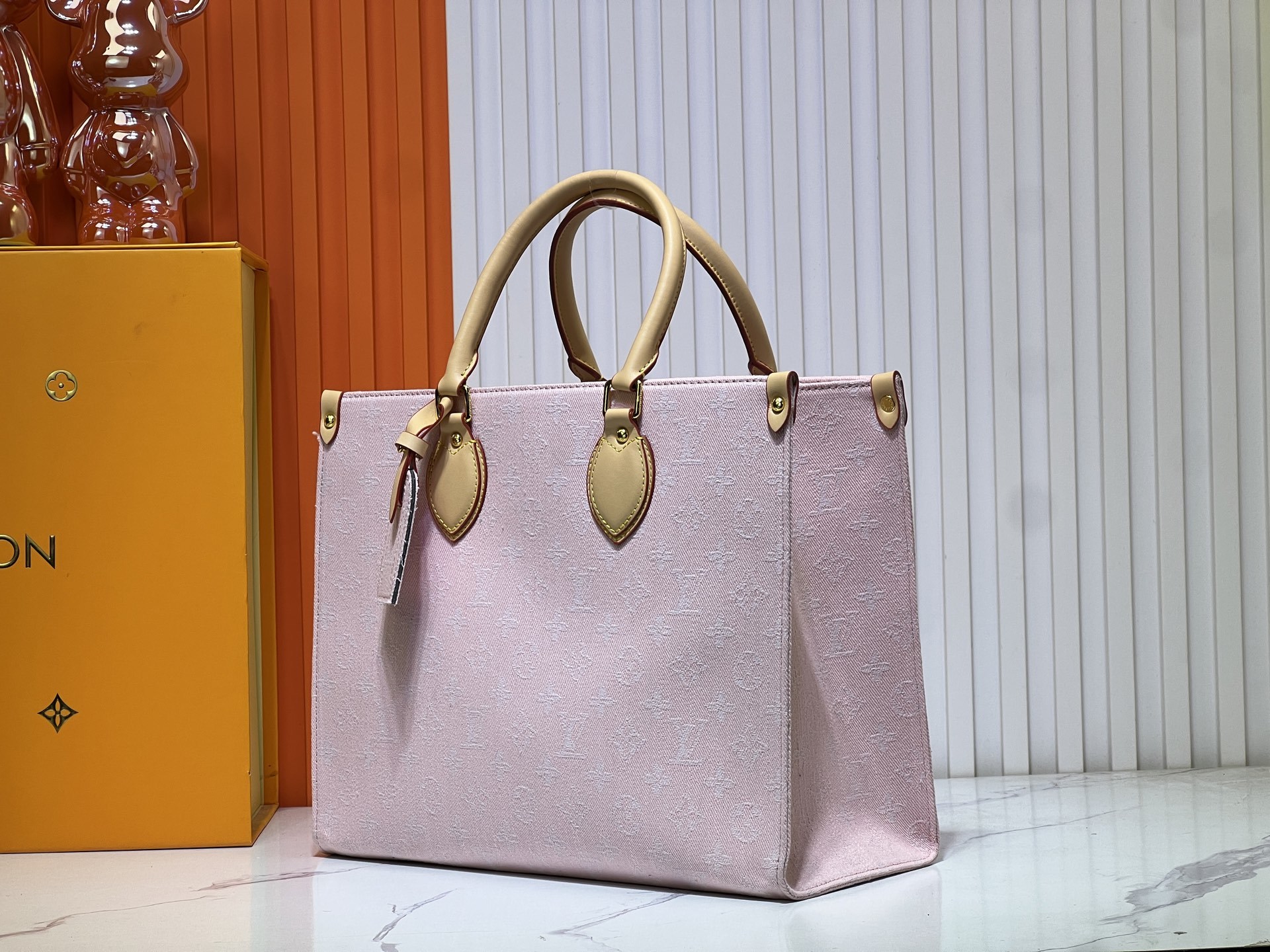 M13081 M45039 M46781灰色丹宁牛仔ONTHEGO 中号手袋Onthego 中号手袋将经