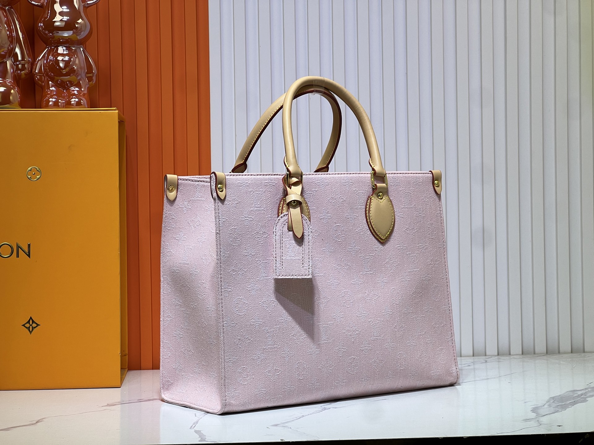 M13081 M45039 M46781灰色丹宁牛仔ONTHEGO 中号手袋Onthego 中号手袋将经