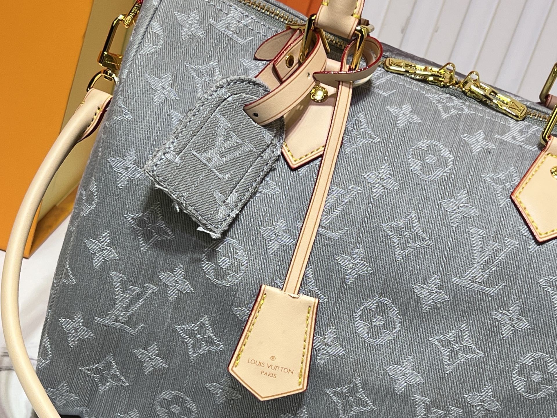 灰色牛仔 蓝色牛仔 M13344 M40391 丹宁牛仔 Louis Vuitton在(Takashi