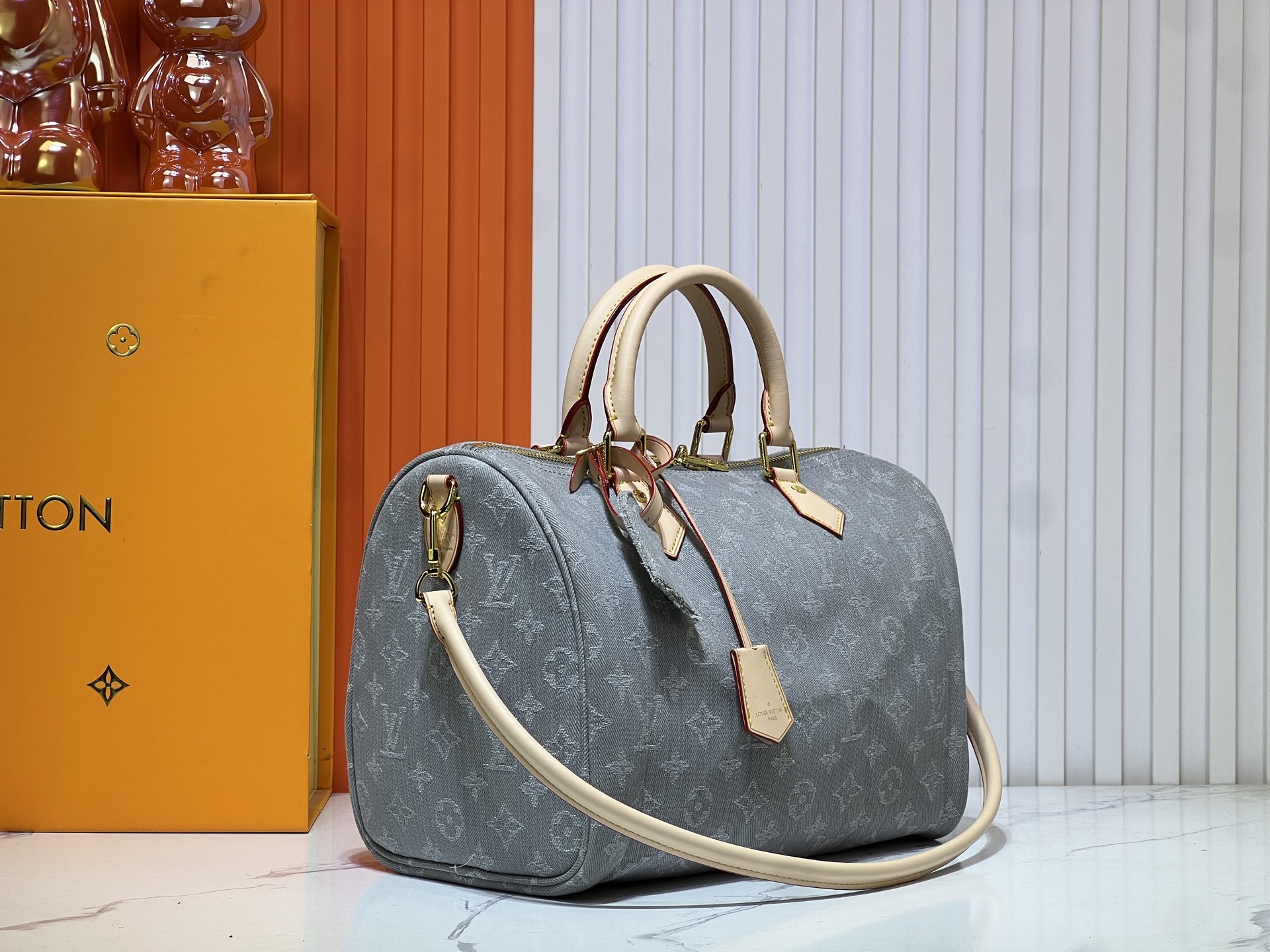 灰色牛仔 蓝色牛仔 M13344 M40391 丹宁牛仔 Louis Vuitton在(Takashi