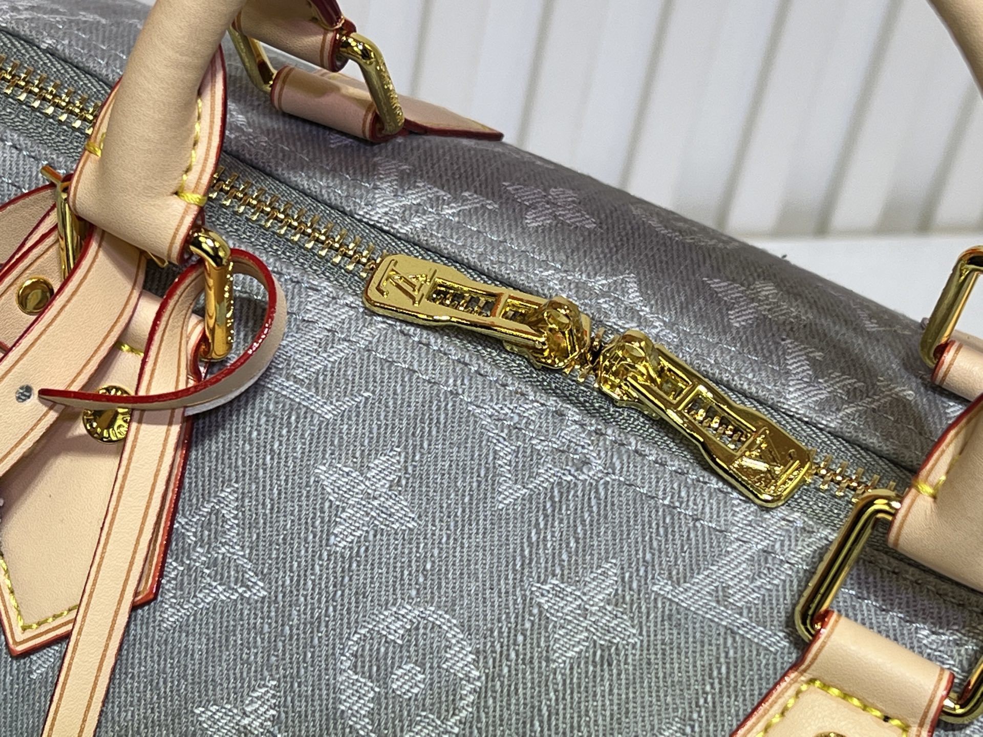 灰色牛仔 蓝色牛仔 M13344 M40391 丹宁牛仔 Louis Vuitton在(Takashi