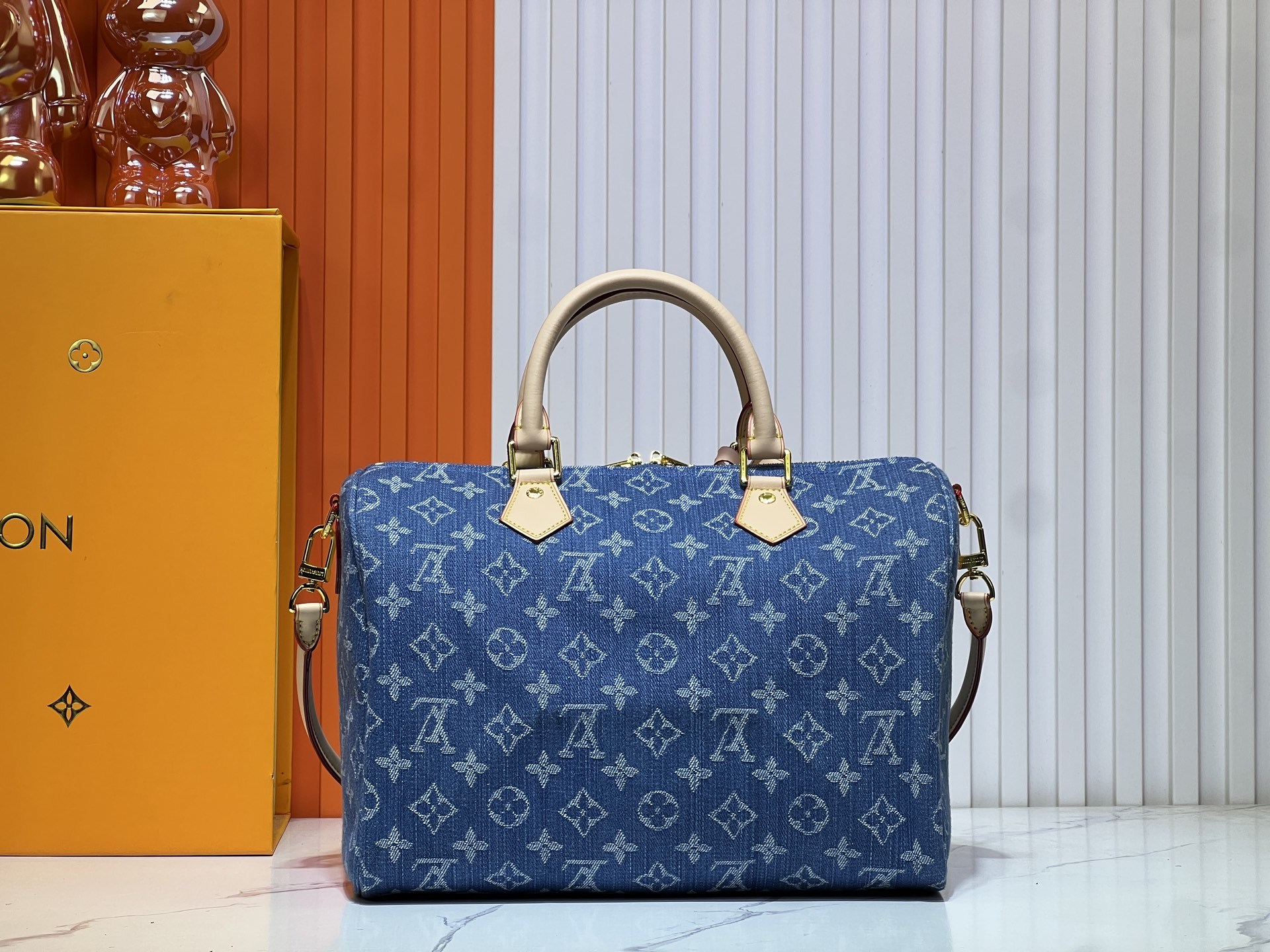 灰色牛仔 蓝色牛仔 M13344 M40391 丹宁牛仔 Louis Vuitton在(Takashi