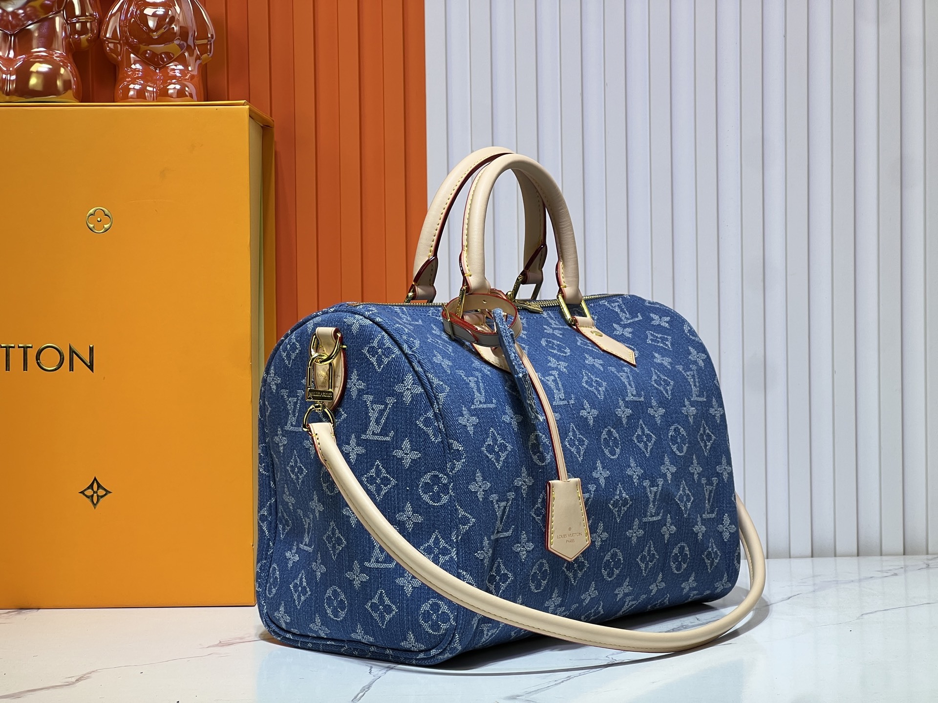 灰色牛仔 蓝色牛仔 M13344 M40391 丹宁牛仔 Louis Vuitton在(Takashi