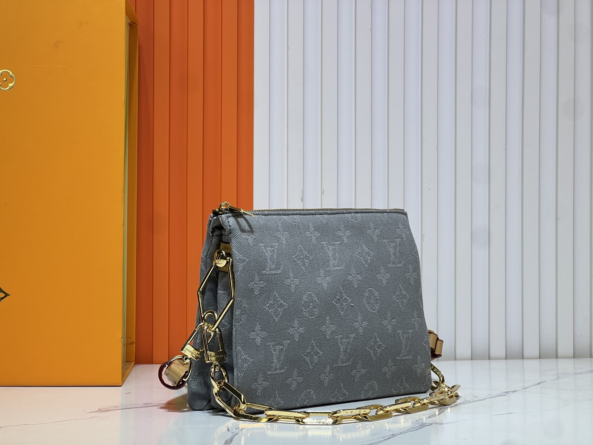 M59598 M11401 灰色牛仔 粉色牛仔 浅蓝色牛仔 本款 Coussin BB 手袋将 Mono