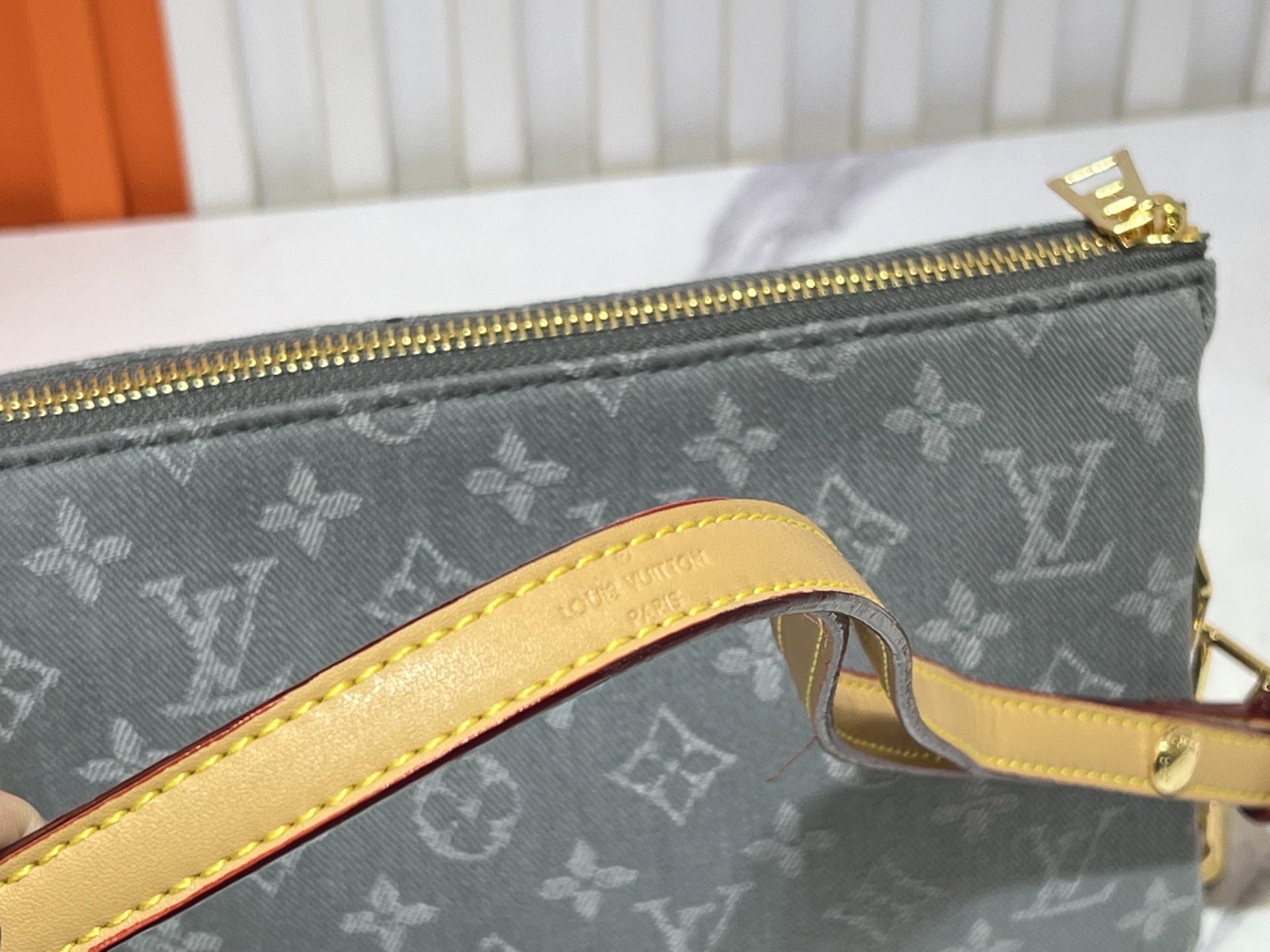 M59598 M11401 灰色牛仔 粉色牛仔 浅蓝色牛仔 本款 Coussin BB 手袋将 Mono