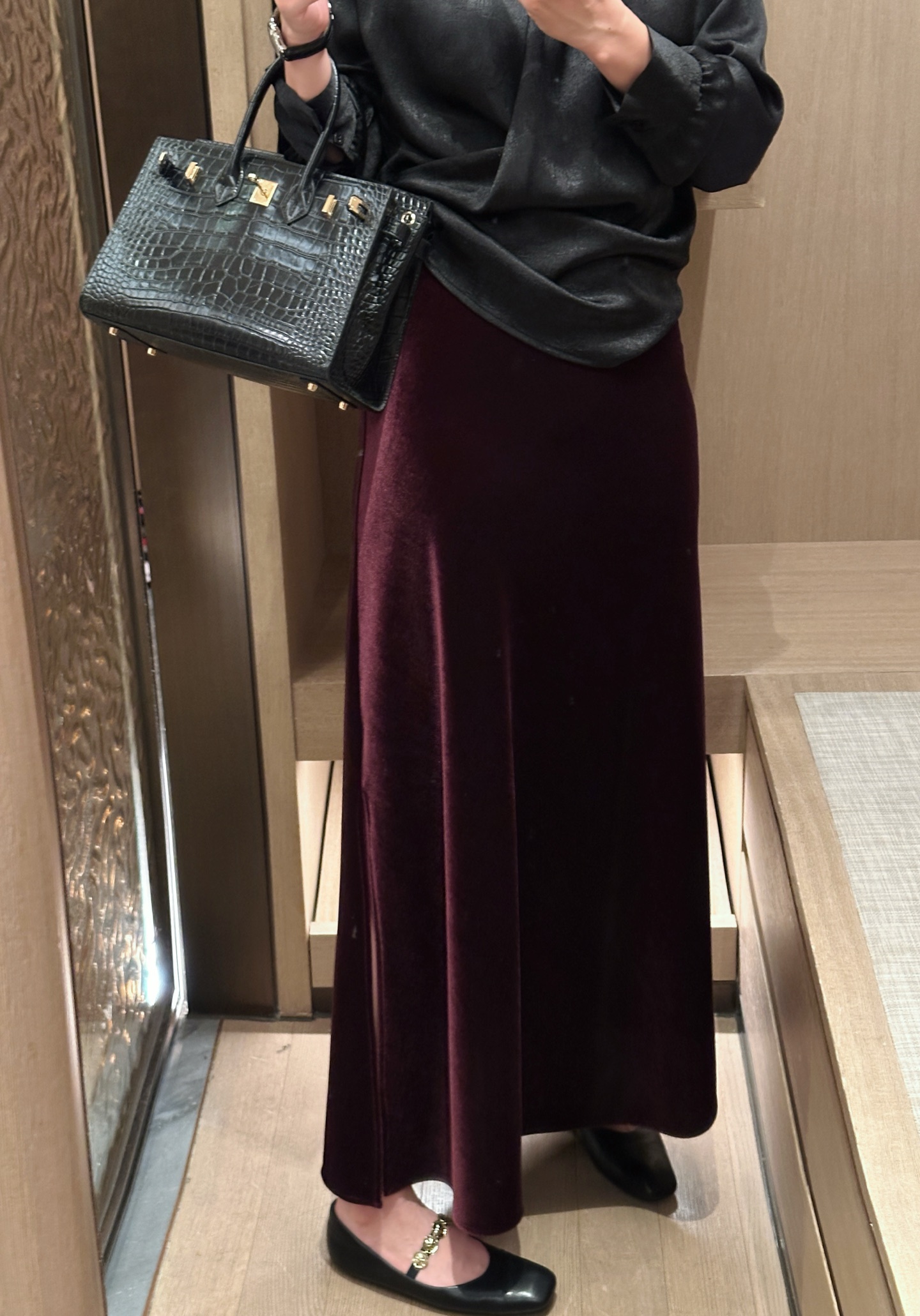Elegant Velvet Midi Skirt - Elastic Waist, Bias Cut, Perfect for Everyday Wear 1 i1756252764061 4542 0 7