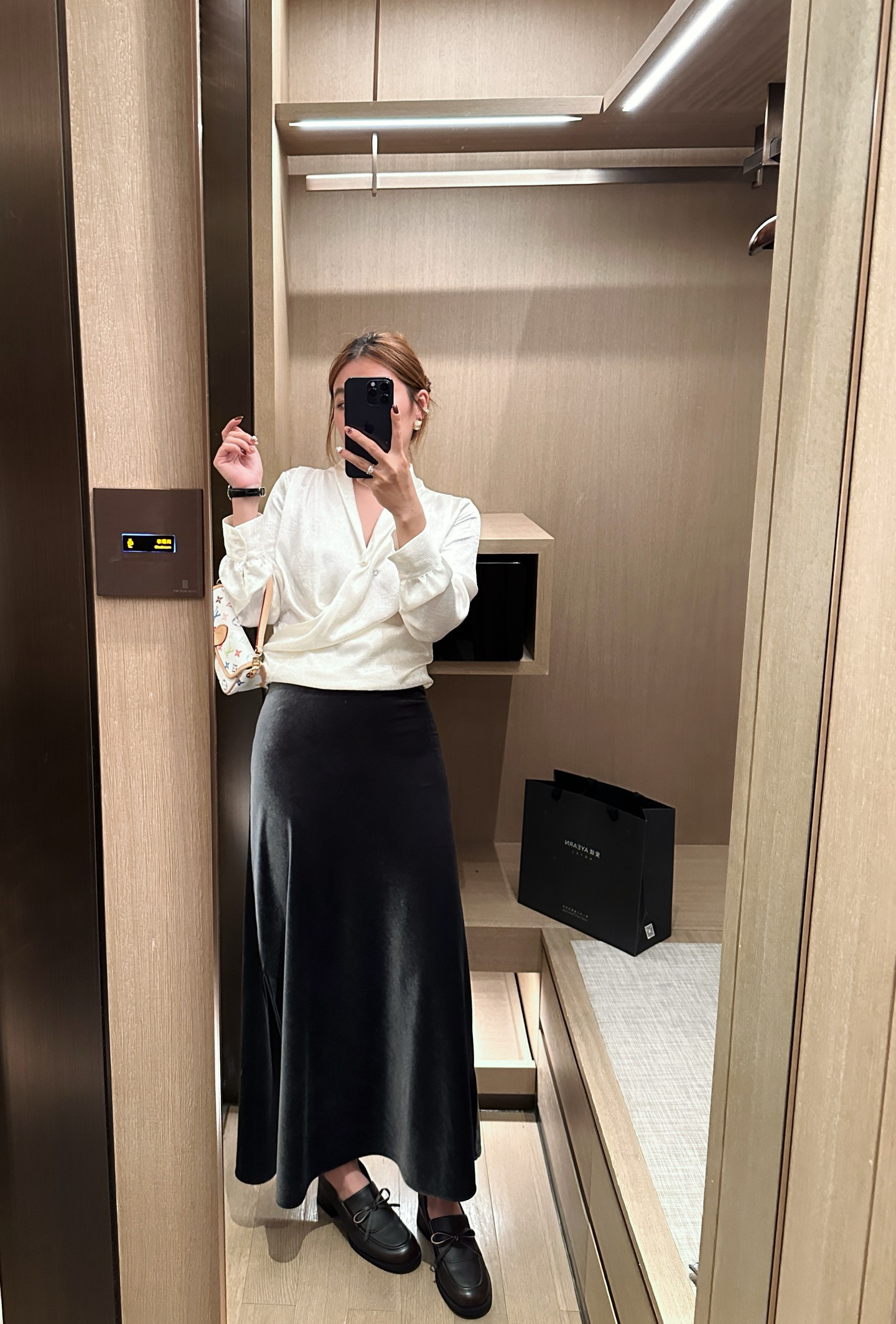 Elegant Velvet Midi Skirt - Elastic Waist, Bias Cut, Perfect for Everyday Wear 9 i1756252764090 1830 0 6