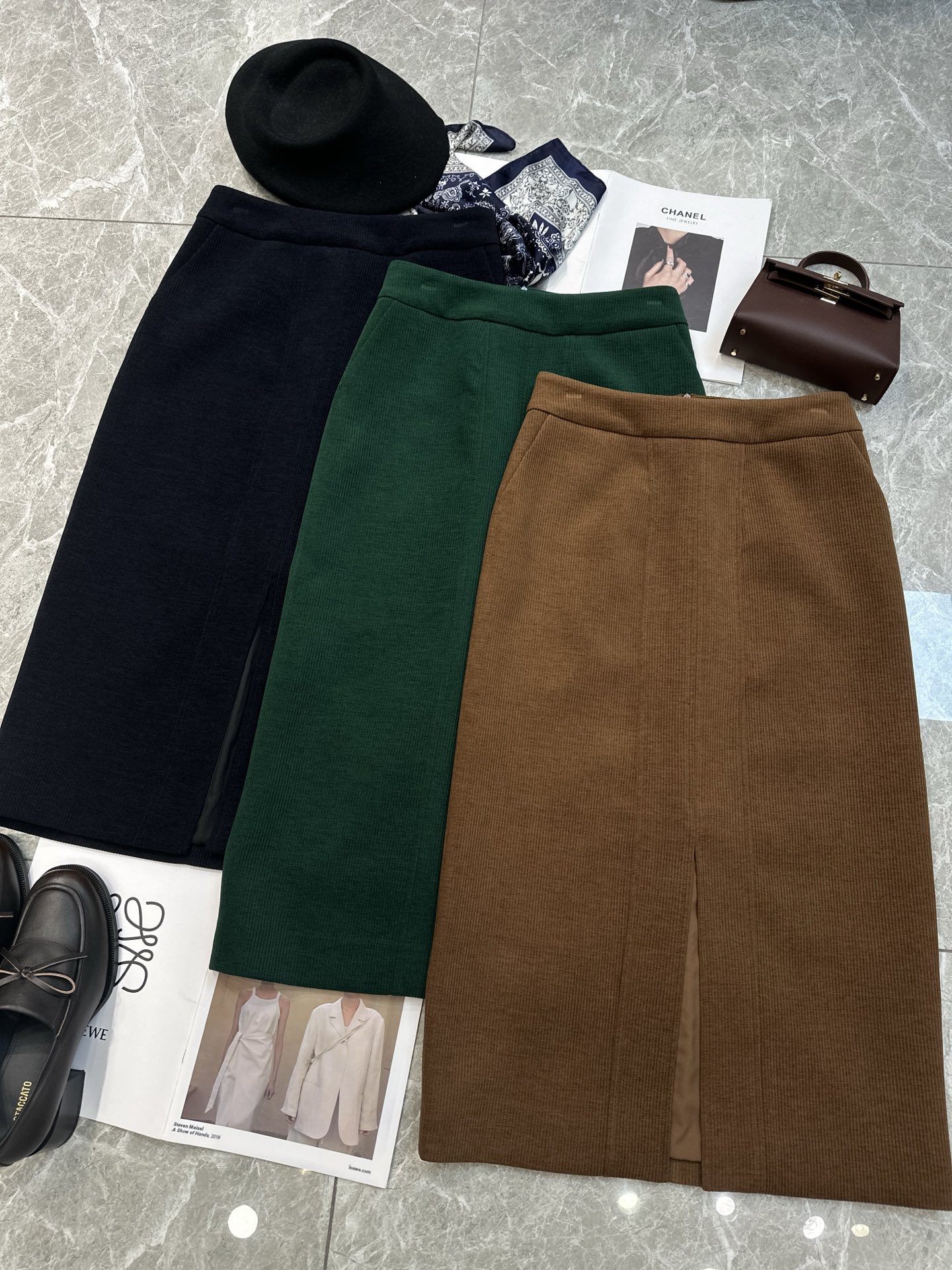 Elegant High-Waist Midi Skirt with Slit - Versatile & Comfortable 6 i1757222266167 5539 0 5