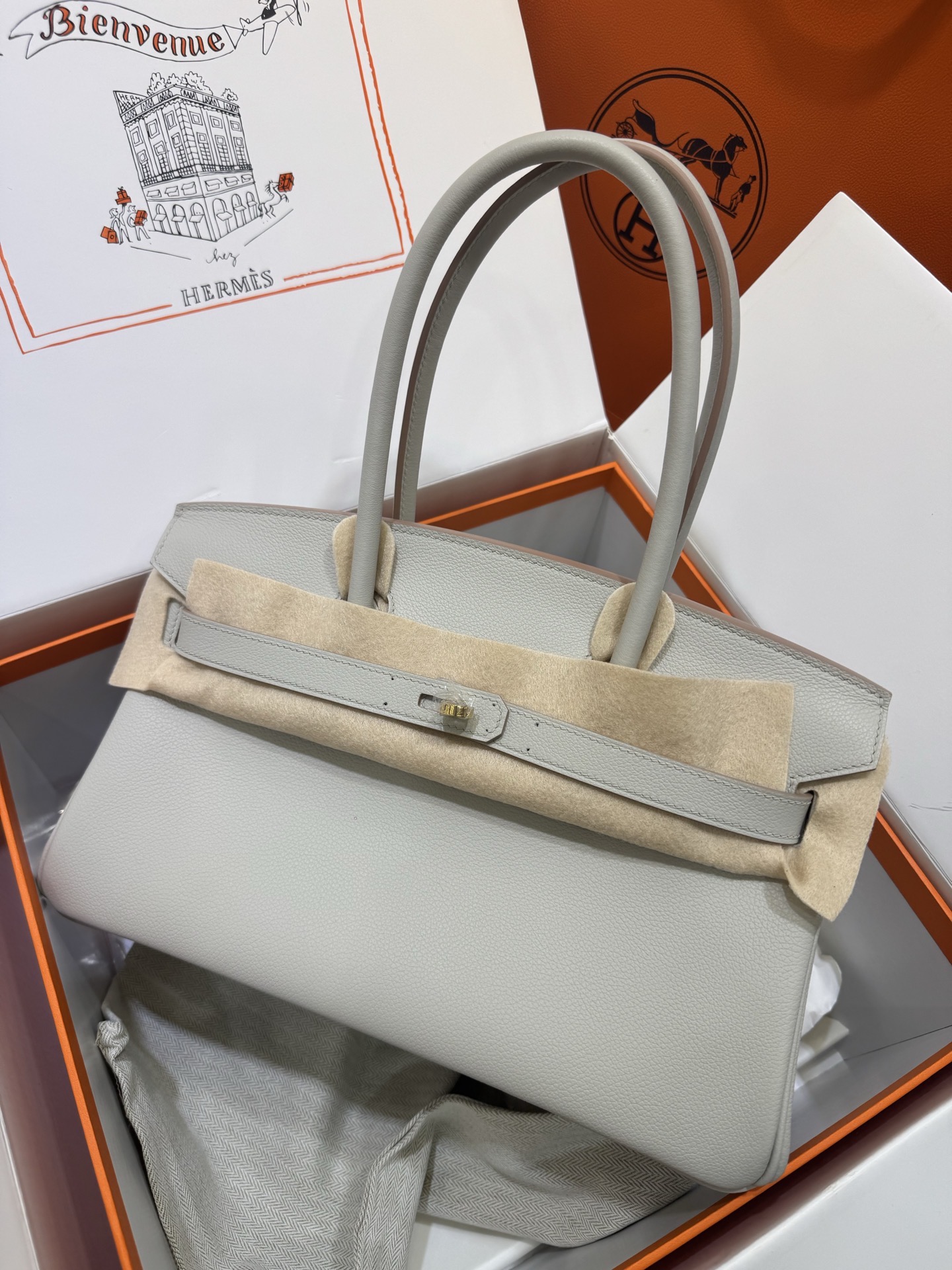 Hermès High-end delivery photos that must be released every day when customers order
