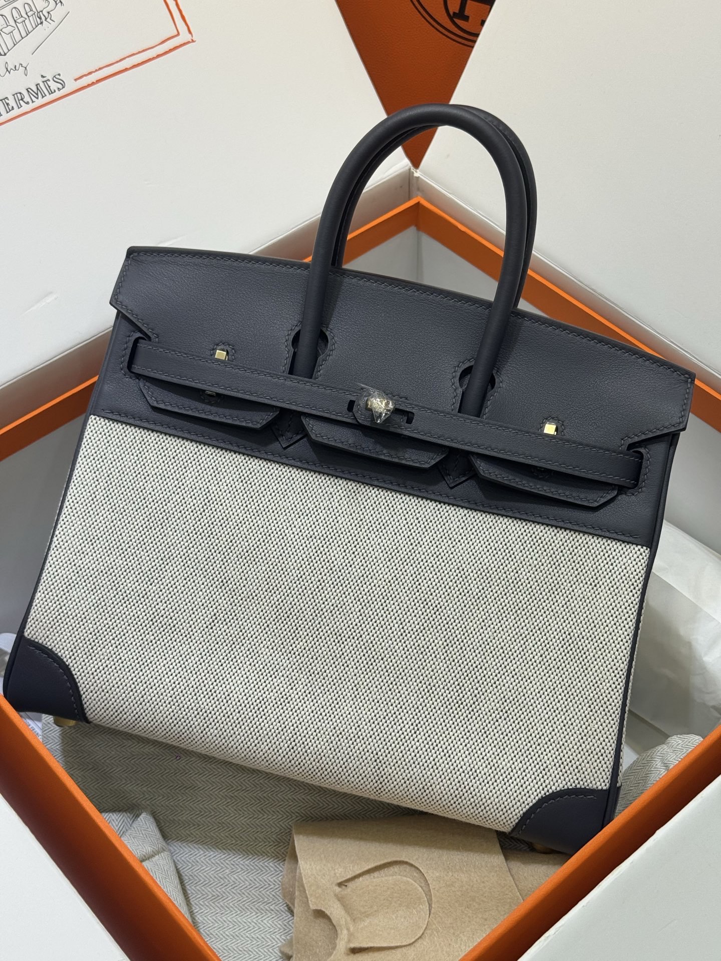 Actual photos of Hermès high-end delivery that must be shipped every day when customers order