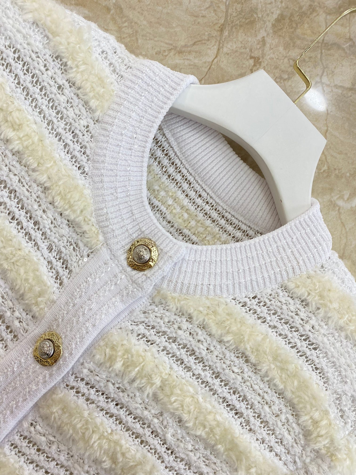 BALAMI Women's Knitted Cardigan with Applique and Gold Button Details 5 a1756353881740 1631