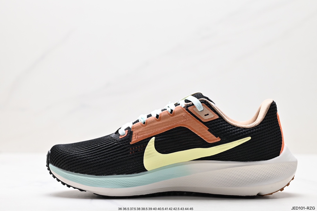 150 Nike  Zoom Pegasus 登月40代系列 网面透气缓震疾速跑鞋  FQ6852-081