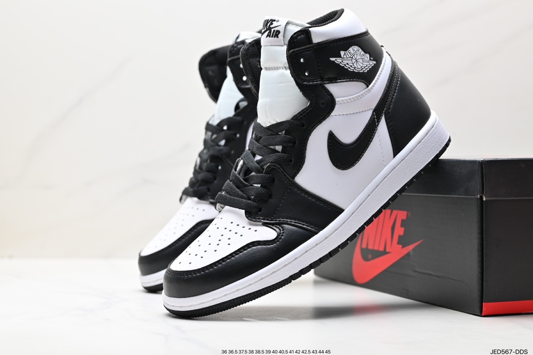 150 耐克Nike Air Jordan 1 Retro High OG”Black/White“AJ1代篮球鞋 555088-160