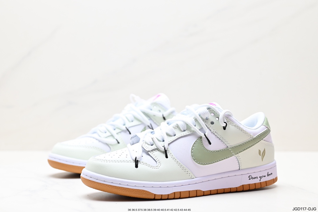 180 耐克Nike SB Dunk Low”Milk White/Pink/Smile“扣篮系列低帮休闲运动滑板板鞋 FD4623-131