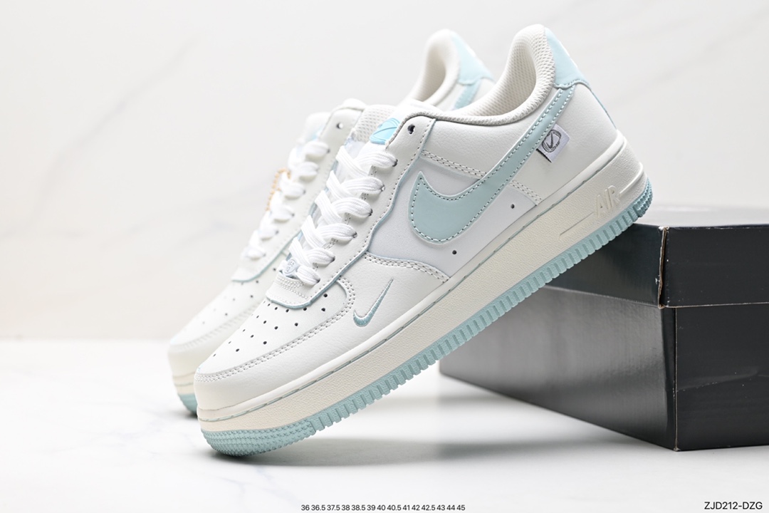 240 Air Force 1 ‘07 Low DB3301-033