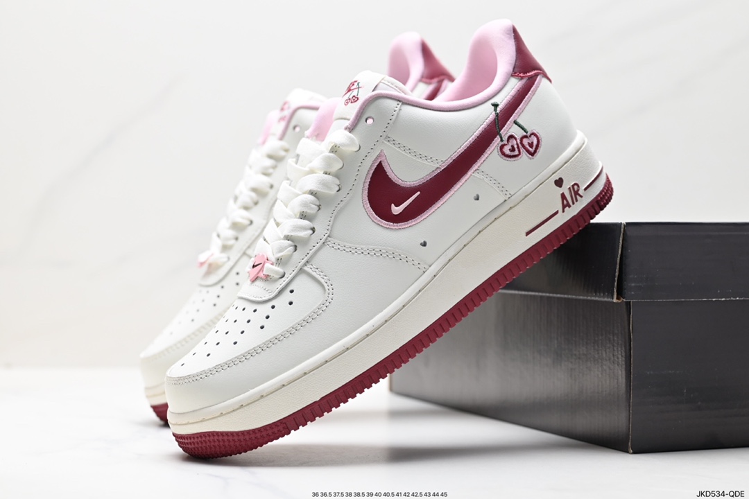 160 耐克Nike Air Force 1 Low 空军一号低帮百搭休闲运动板鞋 DQ7582-100