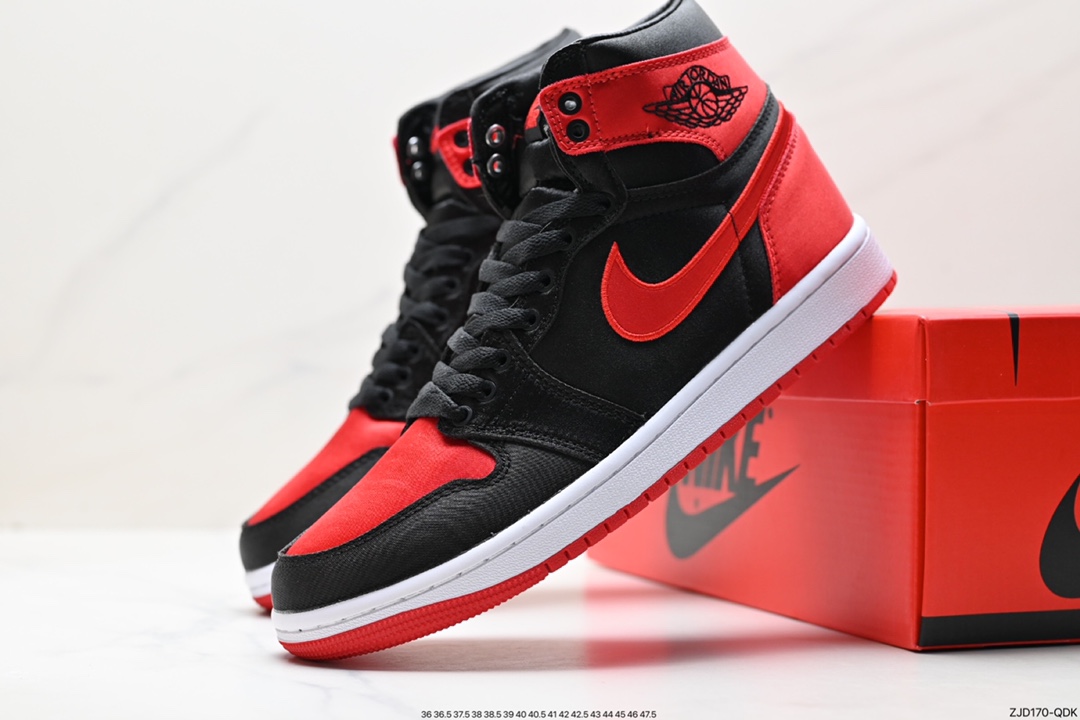 240  Air Jordan 1 Retro High OG ” Satin Bred ” 黑红丝绸 篮球鞋 FD4810-061