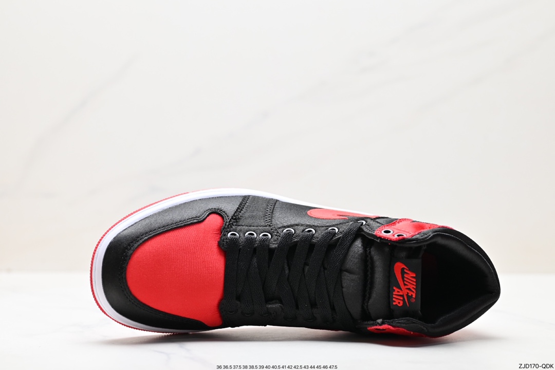 240  Air Jordan 1 Retro High OG ” Satin Bred ” 黑红丝绸 篮球鞋 FD4810-061