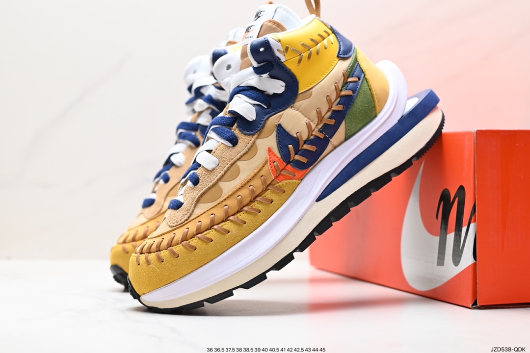 140 Jean Paul Gaultier x sacai x Nike  VaporWaffle "Multi-Color" 三方联名合作款经典华夫缝合中帮跑鞋 DH9186-001