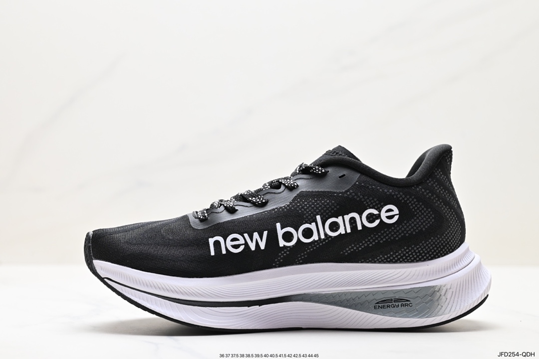 170 新百伦New Balance FuelCell 系列超轻量化低帮休闲运动慢跑鞋 MRCXBW3