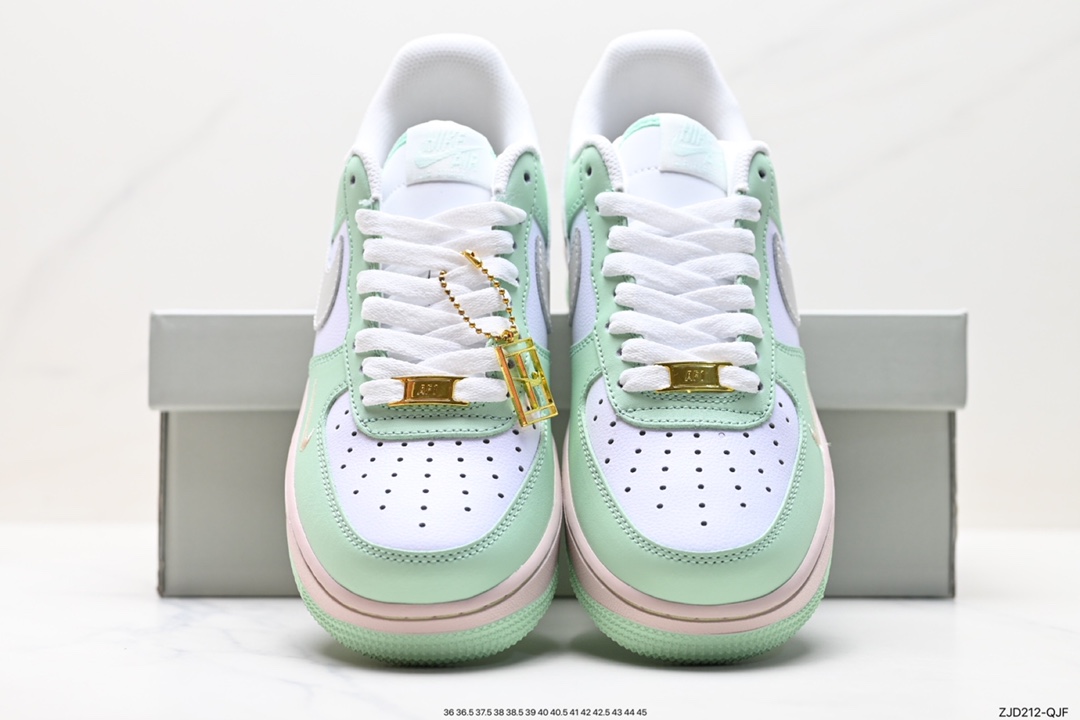 240 Air Force 1 ‘07 Low DB3301-099