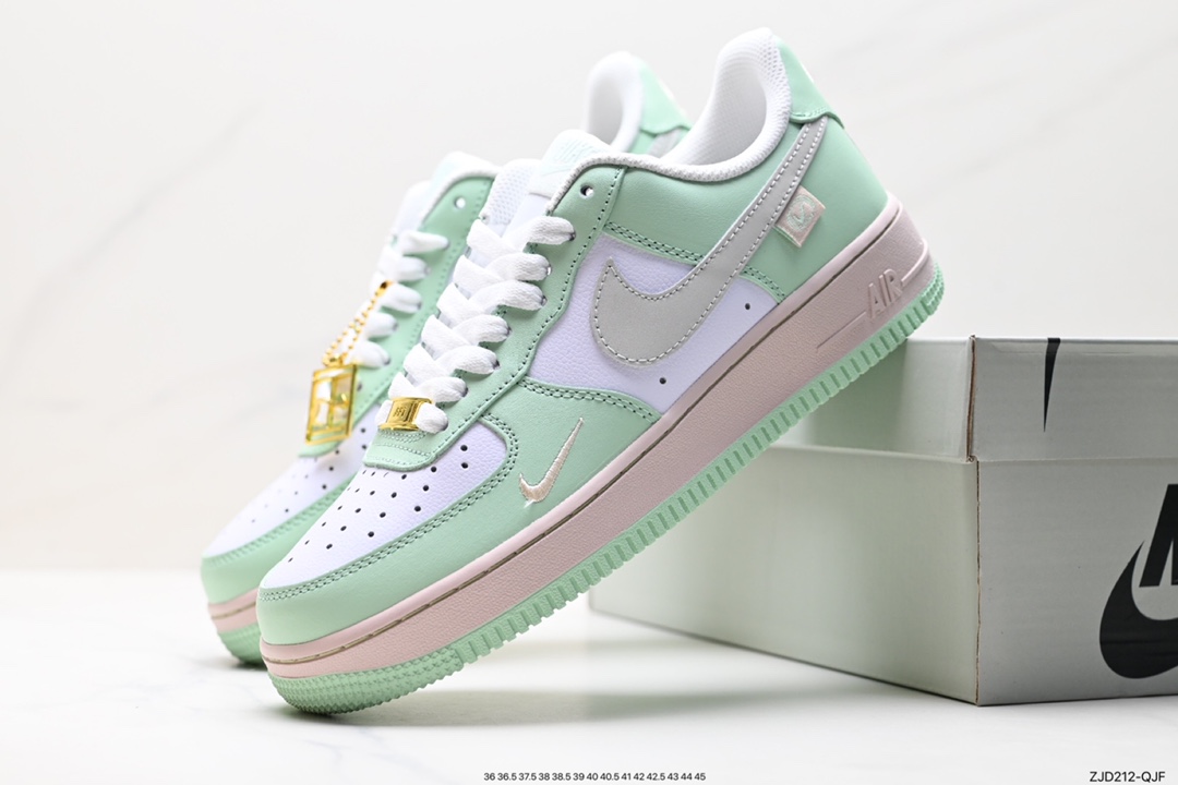 240 Air Force 1 ‘07 Low DB3301-099