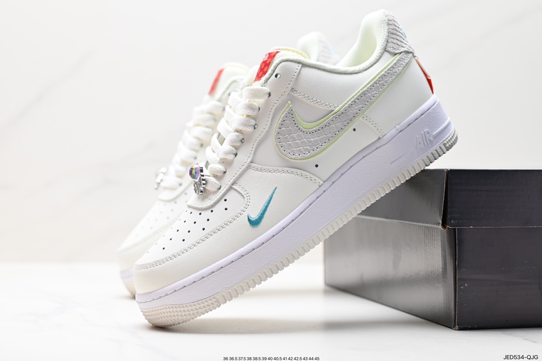 150 耐克Nike Air Force 1 Low 空军一号低帮百搭休闲运动板鞋 FZ5052-131