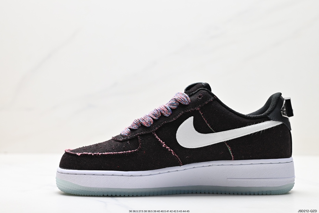 200 Nike Air Force 1 Low 07 FN8883-011