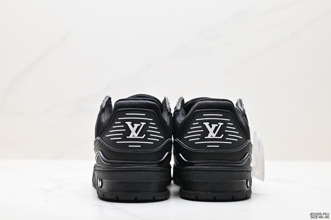 150 全新LV路易威登Louis Vuitton Trainer Sneaker Low休闲运动文化百搭板鞋