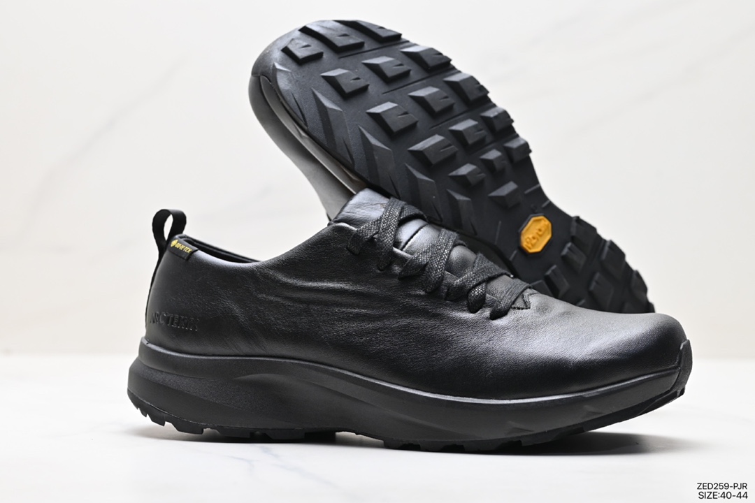 ECCO/ECCO sports running shoes/casual shoes have clear and refined upper stitching