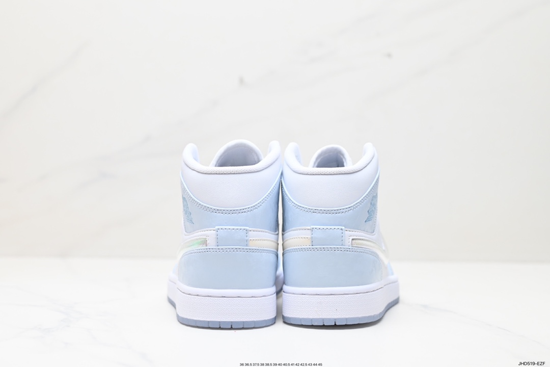 190 耐克Nike Wmns Air Jordan 1 Mid SE"Glitter Swoosh"AJ1乔丹一代篮球鞋“白蓝冰雪奇缘星空流沙”FQ9117-400