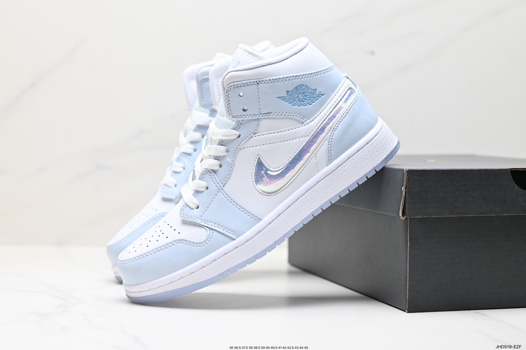 190 耐克Nike Wmns Air Jordan 1 Mid SE"Glitter Swoosh"AJ1乔丹一代篮球鞋“白蓝冰雪奇缘星空流沙”FQ9117-400