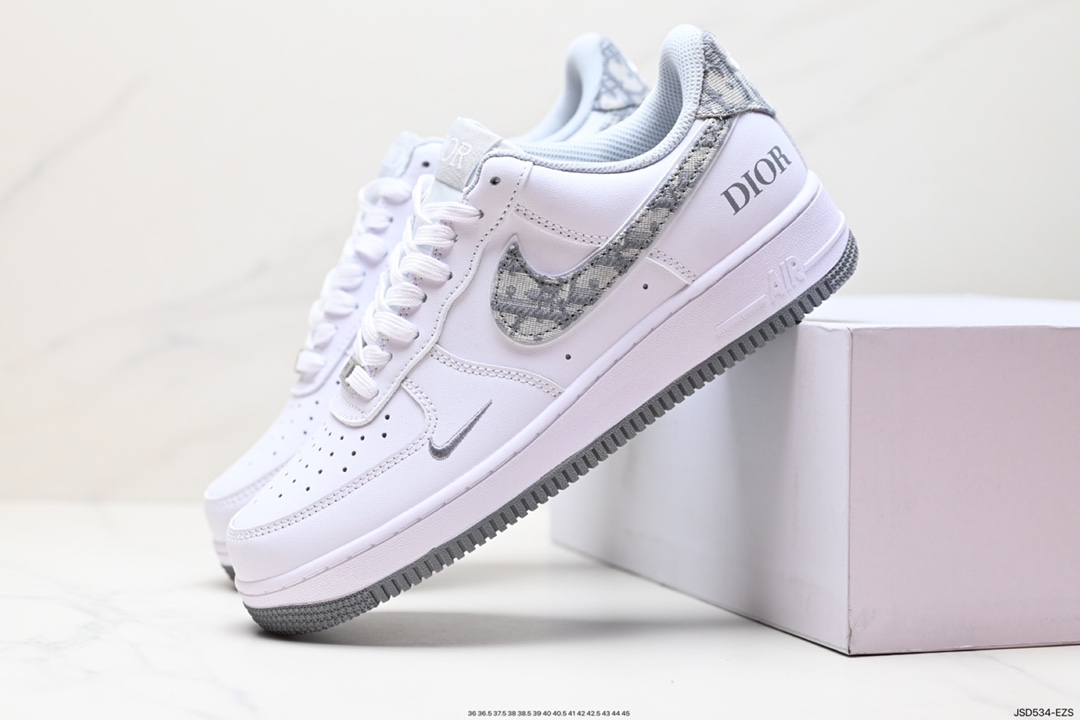 200 Nike Air Force 1 Low BY YOU