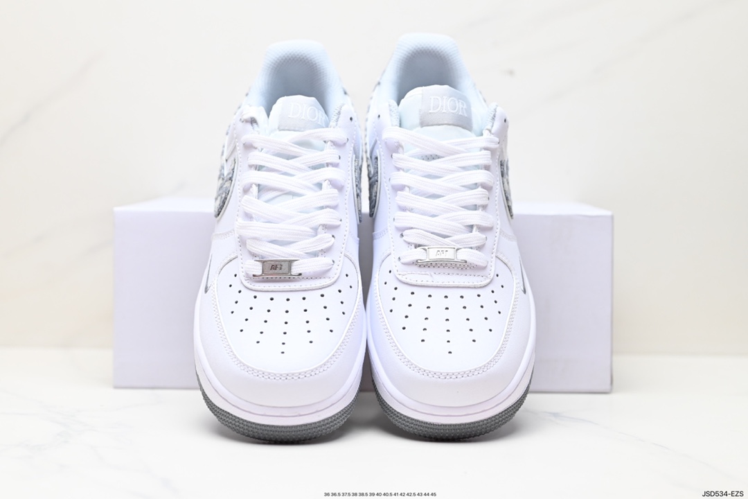 200 Nike Air Force 1 Low BY YOU