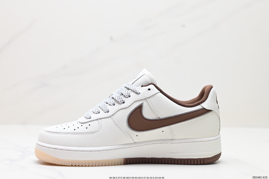 260 Nike Air Force 1’07 LV8  SL240444