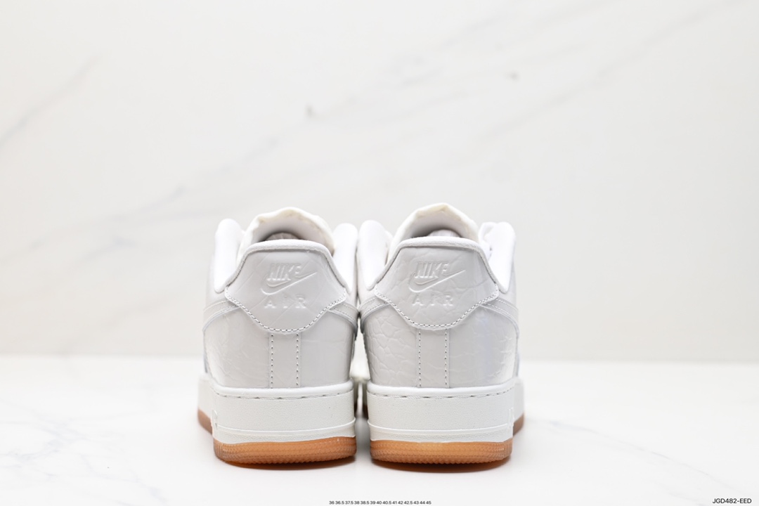 180 Nike Air Force 1’07 LV8 DZ2708-001