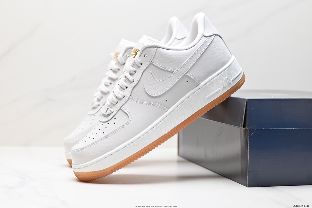 180 Nike Air Force 1’07 LV8 DZ2708-001